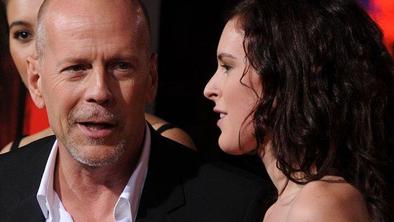 Bruce Willis je jezen na svoje razvajene hčerke