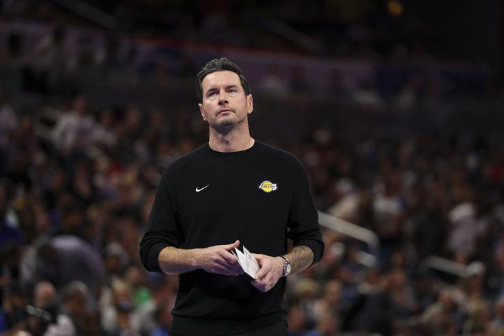 JJ Redick bo moral najti rešitev za učinkovitejšo igro brez dveh najboljših strelcev. | Foto: Reuters