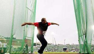 Bolt kljub nalivu najhitreje letos