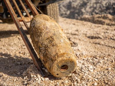 Delavci naleteli na nevarno 250-kilogramsko letalsko bombo
