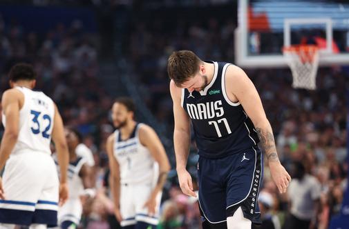 V Dallasu zavladala tišina, Luka Dončić in soigralci sklonjenih glav