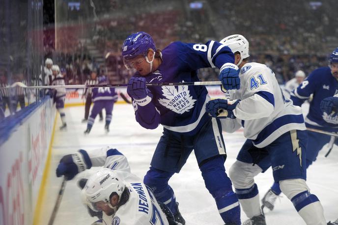 Toronto Maple Leafs | William Nylander je k zmagi Toronta nad Tampo prispeval dva gola in asistenco. | Foto Reuters