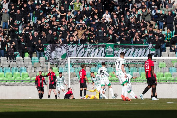 Olimpija je v spomladanski uverturi napolnila mrežo Ajdovcev. Matevž Vidovšek je še tretjič v tej sezoni ostal nepremagan proti Primorju. | Foto: Aleš Fevžer