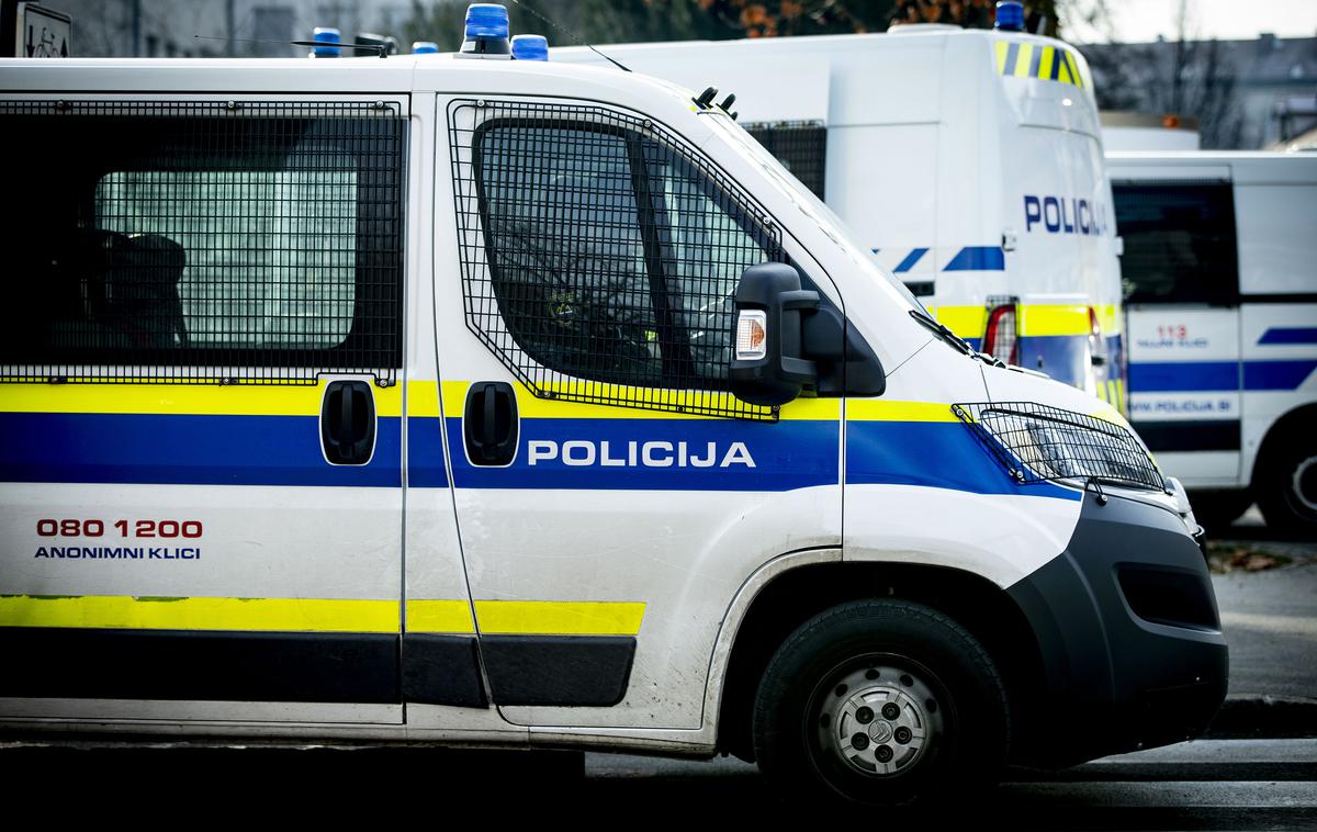 Policija | Policisti so na območju Murske Sobote obravnavali 24-letnega voznika, ki je s svojo vožnjo ogrožal sebe in druge udeležence v prometu. | Foto Ana Kovač