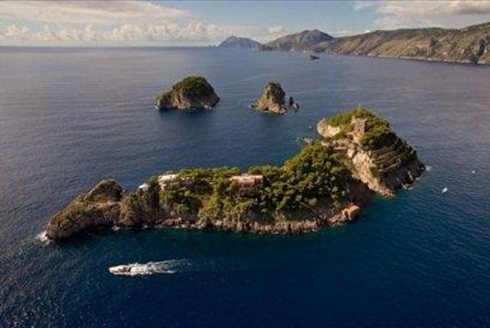 Na prodaj trije italijanski otoki