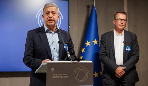 Koalicija vložila zahtevo za tri posvetovalne referendume #video