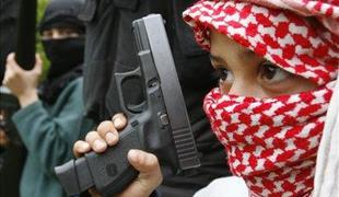 Otroci v oboroženih konfliktih potrebujejo posebno pozornost