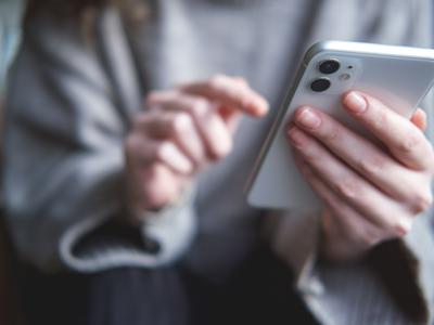 Banke ponovno zaznavajo SMS-prevare z lažnim izdajanjem za otroke