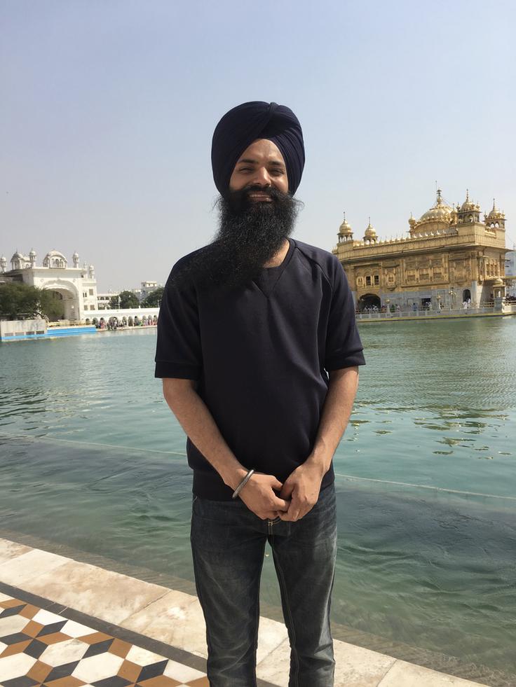 Mehtab Singh Lani je obiskal za sikhe najsvetejši kraj Zlati tempelj, ki se nahaja le kakšnih 150 kilometrov od njegovega domačega kraja. | Foto: osebni arhiv/Lana Kokl