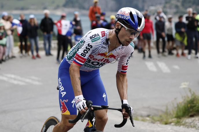 Primož Roglič | Primož Roglič je poskusil z zgodnjim napadom, ki pa se mu ni izšel. "Vsaj na televiziji sem bil," se je v svojem slogu pošalil v cilju. | Foto Reuters