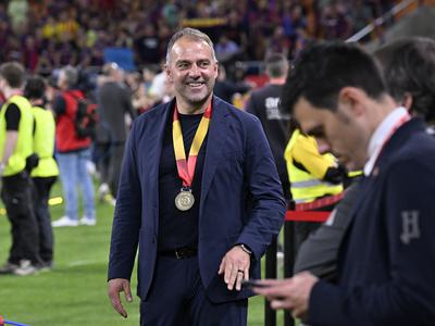 Flicku se pred el clasicom ob tem podatku lahko le smeji