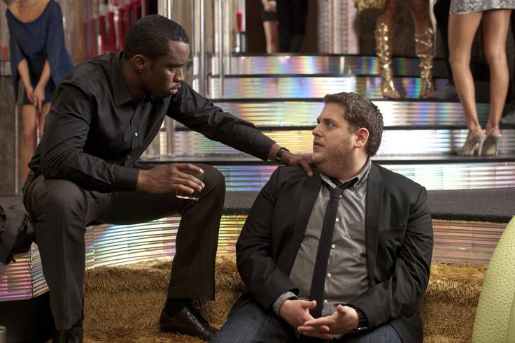 Sergio (Combs) v filmu Aarona (Jonah Hill) prisili v spolni odnos s prostitutko. | Foto: Guliverimage