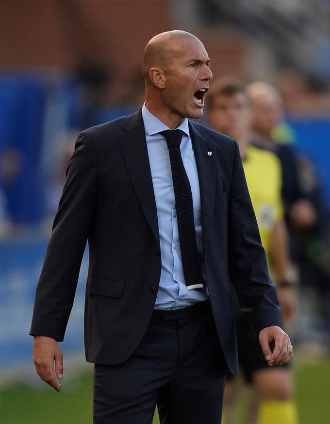 Zinedine Zidane še nikoli do zdaj ni govoril o moči španske lige, a nekje mora biti razlog, da za Barcelono zaostaja že ogromnih sedem točk. | Foto: Reuters