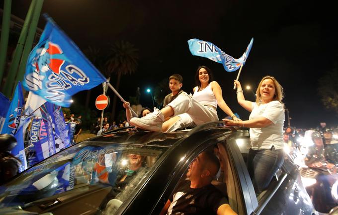 Neapelj, navijači Napolija | Foto: Reuters