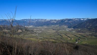 Zaradi močne burje namesto na Golake na Orehovski Triglav #video