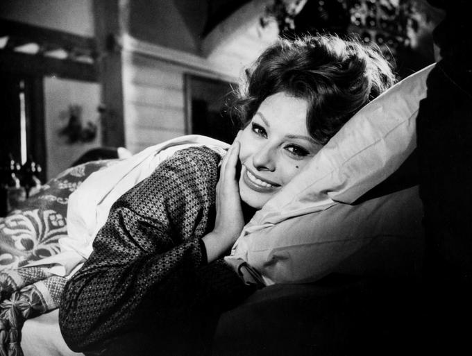 Leta 1962 je prejela oskarja za glavno žensko vlogo za film La ciociara režiserja Vittoria De Sice. | Foto: Guliverimage