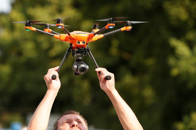 droni | Trenutno imamo v Sloveniji 130 operaterjev z dovoljenji.  | Foto Reuters