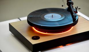 Začetek serijske proizvodnje lebdečih gramofonov