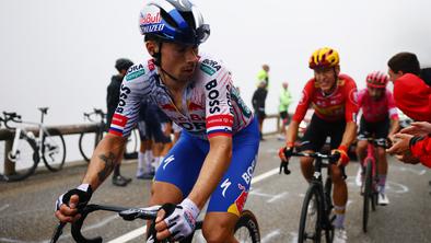 Roglič spet napredoval, ali še razmišlja o zmagovalnem odru?