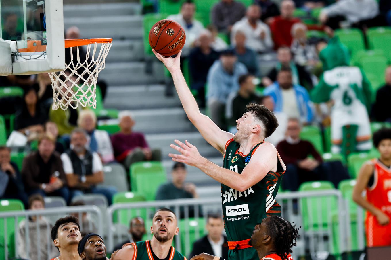Olimpija proti Beogradu, Krka pred izzivom z bivšim trenerjem