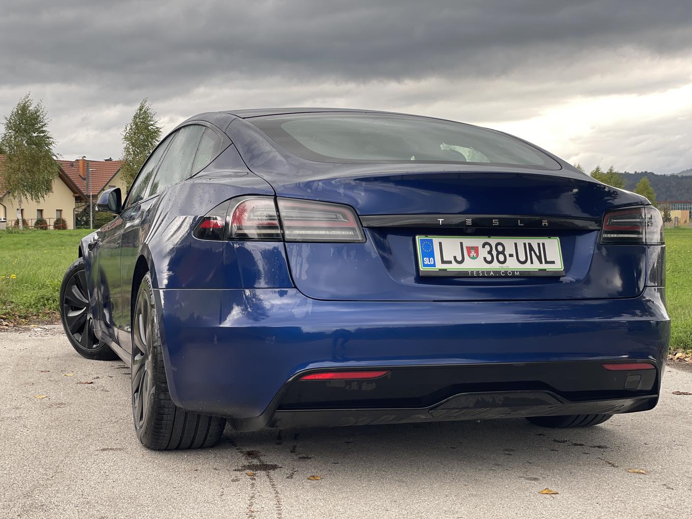 Tesla model S - poslovna “raketa” za avtoceste s skoraj 600 kilometri ...