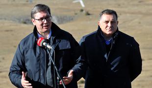 Vučić ob izpostavljanju moči srbske vojske napoveduje nove nakupe