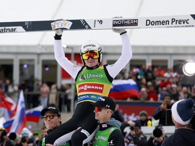 Zmaga na Norveško, Domen Prevc odličen drugi