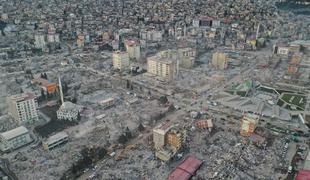 Erdogan na donatorski konferenci škodo zaradi potresov ocenil na 104 milijarde dolarjev