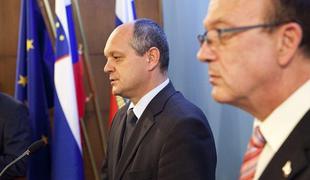 Kako naj se gledata minister in direktor policije?