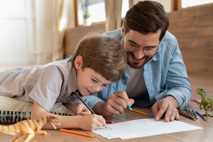 otrok, starš, oče, učenje, igra, šola, naloga | Foto: Shutterstock