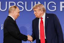 Vladimir Putin in Donald Trump na novinarski konferenci v mestu Anchorage na Aljaski