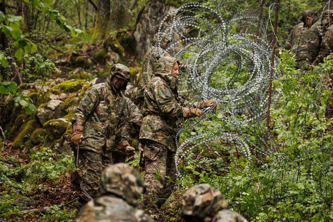 Ob začetku odstranjevanja rezilnih žic julija 2022 so napovedali, da bo odstranjena v 150 delovnih dneh. | Foto: STA