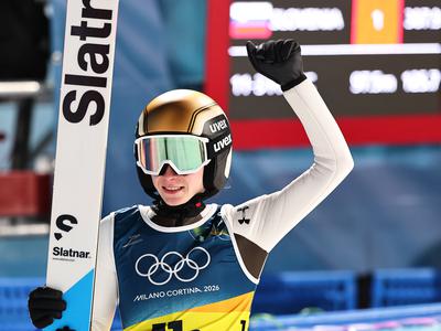 Po bratu Domnu ima tudi Nika Prevc priložnost, da spiše zgodovino