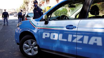 Pred mestno hišo odjeknila bomba: Sumijo atentat