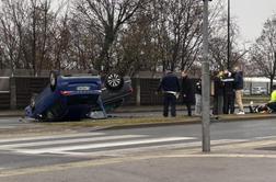 Hujša prometna nesreča v Ljubljani, voznik pobegnil