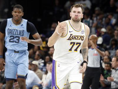 Izjemen šov Luke Dončića, ki je čaral in pisal zgodovino v ligi NBA #video