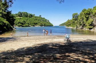 Najboljše jadranske plaže za družine z majhnimi otroki