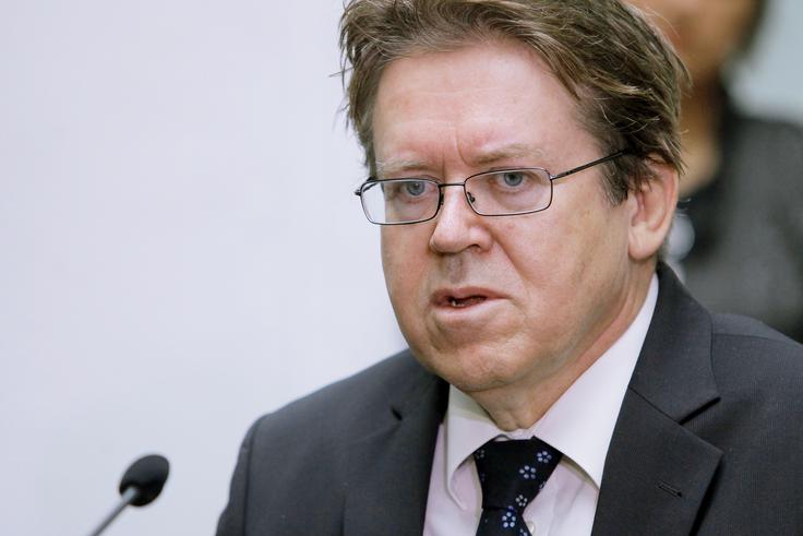 Branje prispevkov gospoda Gamsa je vedno zanimivo, ker se berejo, kot bi jih pisali dve osebi hkrati. En gospod Gams pravi, da je vsemu krivo šolanje žensk, drugi pa trdi, da se je vedno boril za šolanje žensk.  | Foto: STA ,