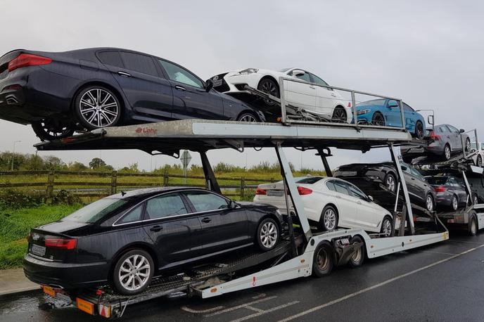 Zaseg avtomobilov | Med zaseženimi avtomobili je precej prestižnih znamk, skupna vrednost vseh vozil pa je presegla dva milijona evrov. | Foto Irski preiskovalni urad