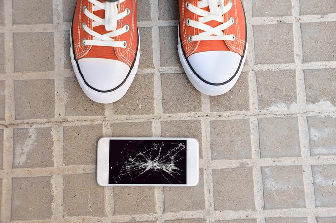 Počena šipa na zaslonu je spremljevalec mnogih mobilnih telefonov, ki jih je doletela usoda neželenega padca – zlasti tistih, ki nimajo zaščitnega ovitka. | Foto: Thinkstock