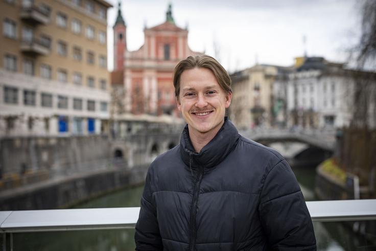 "Z zlobnimi in negativnimi komentarji se res ne ukvarjam in na njih ne odgovarjam. Ne vidim smisla, da bi se z njimi sploh ukvarjal in se z njimi spuščal v razprave. Obenem pa je na drugi strani ogromno pozitivnih komentarjev, na katere se trudim odgovoriti in se jim zahvaliti." | Foto: Bojan Puhek