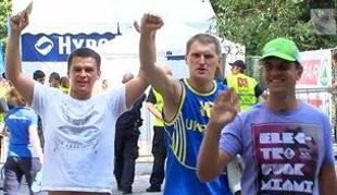Ukrajinci prišli z avtom in zavzdihnili: Oh, ta baraba