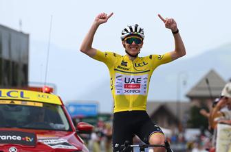 Tadej Pogačar je osrečil otroka #video