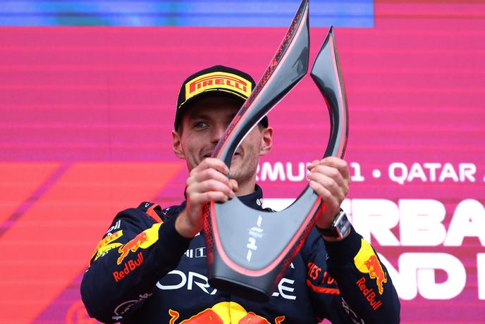 Verstappen zmagovalec Bakuja, Piastri končal v ogradi