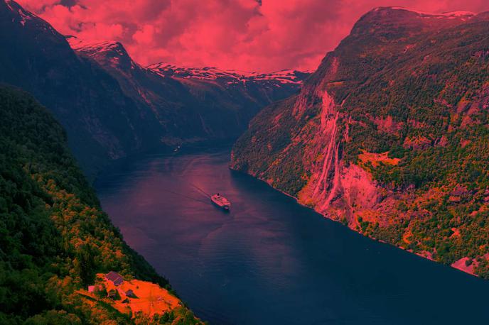 Norveška | Čeprav ima Kitajska primat v kibernetskem prostoru, pa na Norveškem po navedbah PST kot največjo konvencionalno grožnjo nacionalni varnosti še vedno vidijo Rusijo. | Foto Shutterstock