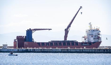 Sankcionirana ruska ladja znova videna v severnokorejskem pristanišču za orožje