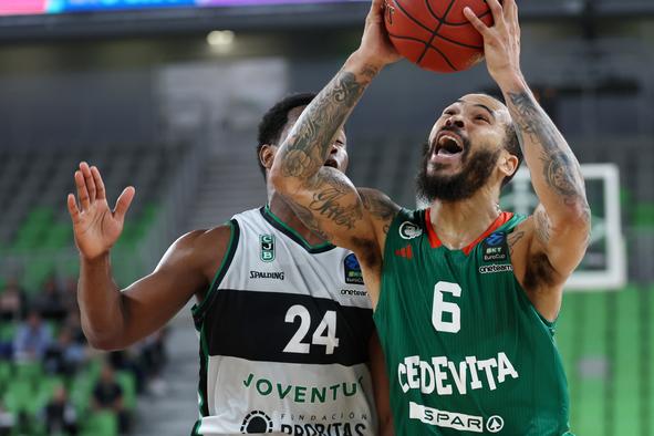 Po podaljšku in pravi drami boleč udarec za Cedevito Olimpijo