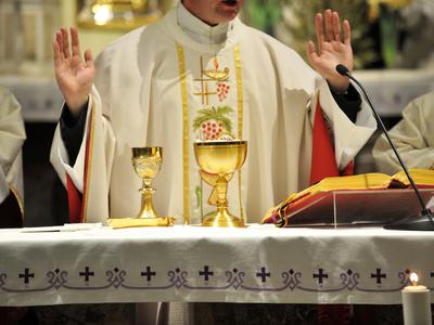 V DZ pobuda za uvedbo parlamentarne preiskave o spolnih zlorabah v Katoliški cerkvi