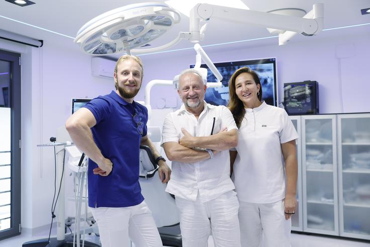 Dr. Martin Trampuš, dr. Zdenko Trampuš in Ivana Trampuš | Foto: ORTOIMPLANT DENTAL SPA
