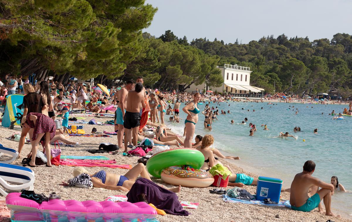 Hrvaška, turizem, Makarska | Pri sosedih so upad števila gostov zabeležili med tujimi državljani, medtem ko se je število domačih gostov povečalo. | Foto Shutterstock